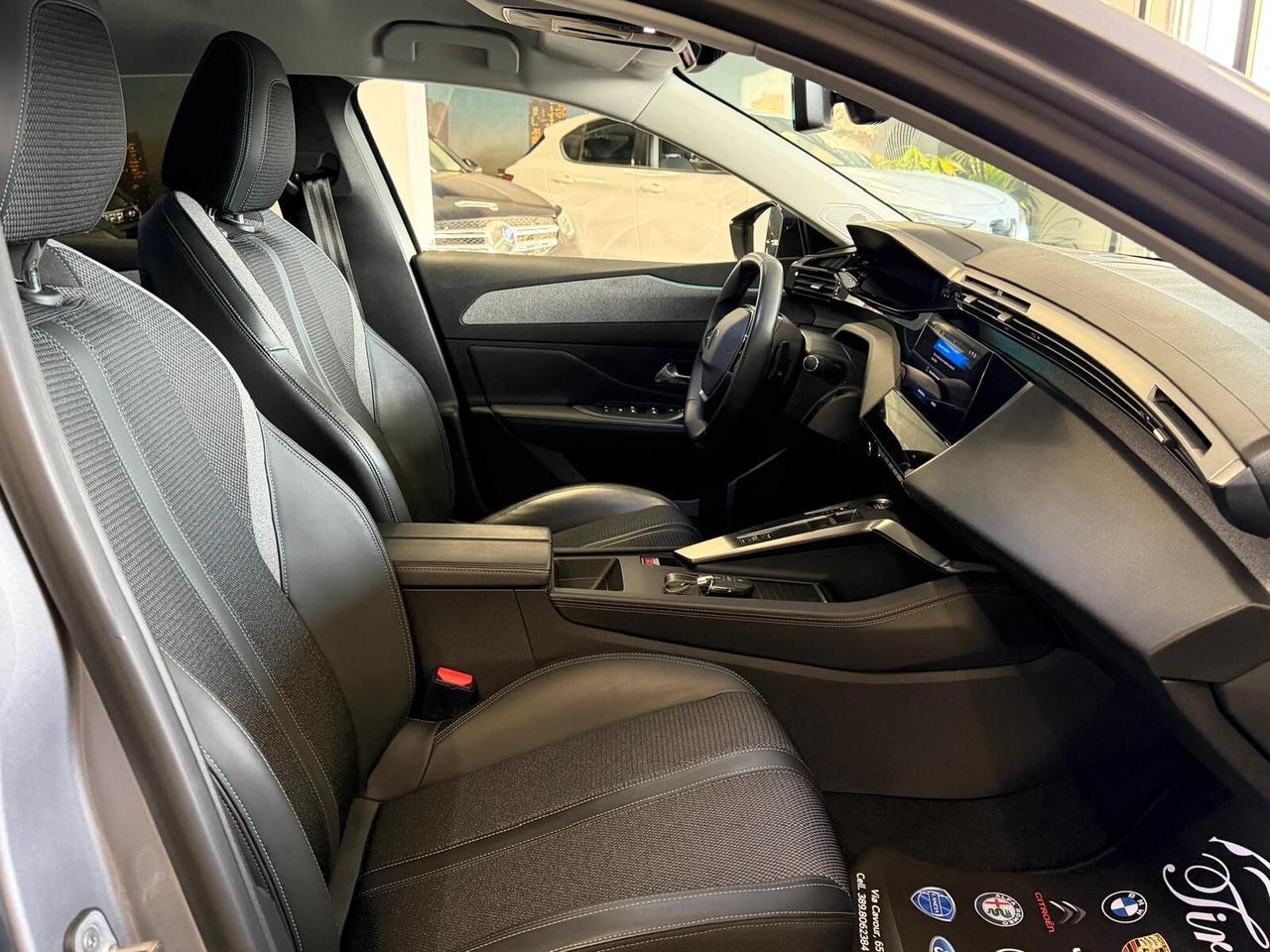 PEUGEOT 308 BERLINA ALLURE 1.5 PELLE NAVI OK NEOPATENTATI ANNO 2022