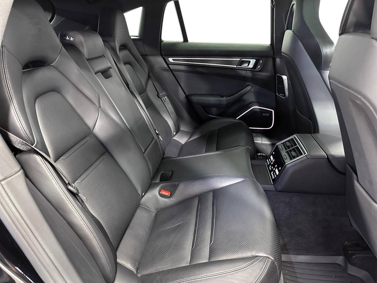 Porsche Panamera Sport Turismo 4 Platinum Edition 330cv