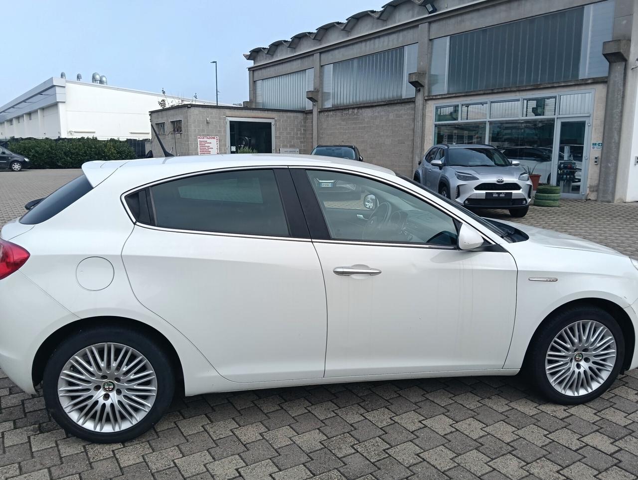 Alfa Romeo Giulietta 1.6 JTDm-2 105 CV Distinctive