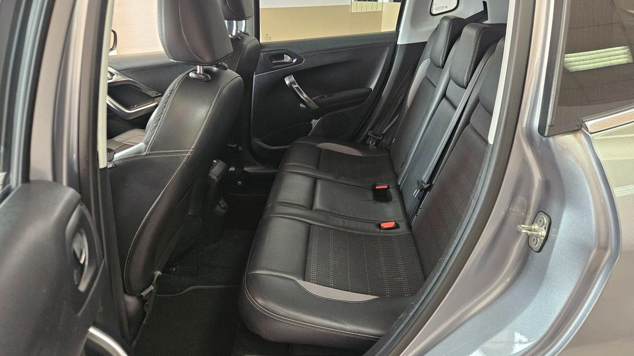 Peugeot 2008 BlueHDi 100 S&S Allure
