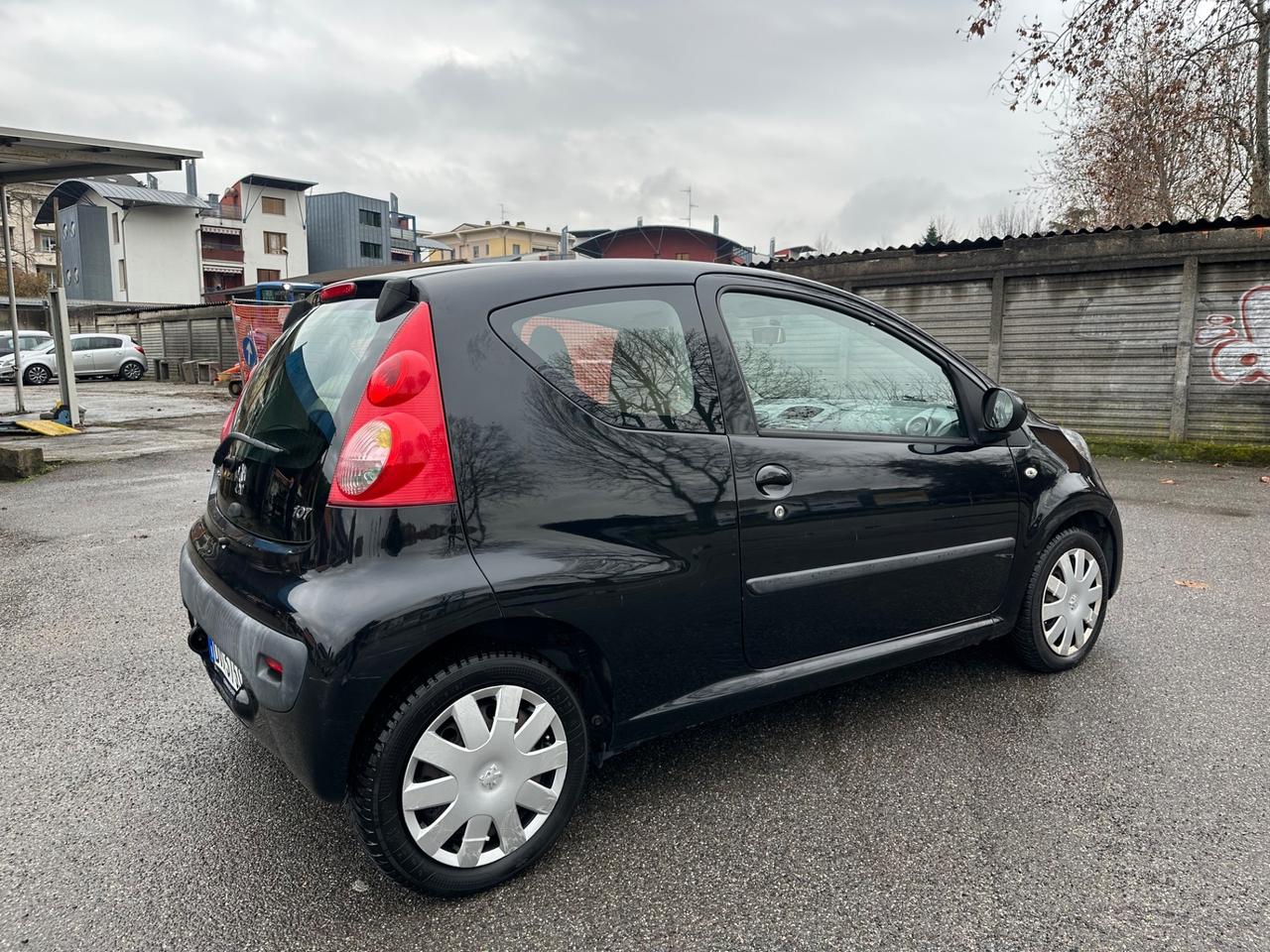 Peugeot 107 1.0 68CV BENZ - NEOPATENTATI UNICO PROPRIETARIO