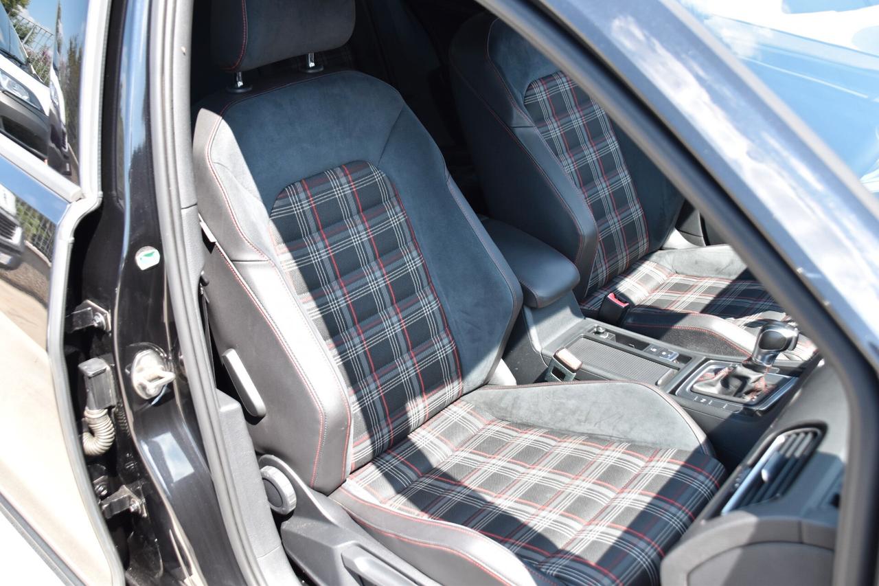 Volkswagen Golf GTI Performance 2.0 TSI DSG 5p. BlueMotion Technology
