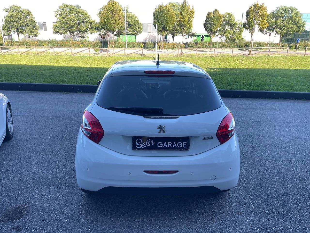 Peugeot 208 1.2 VTi 82 CV 5 porte Neopatentati