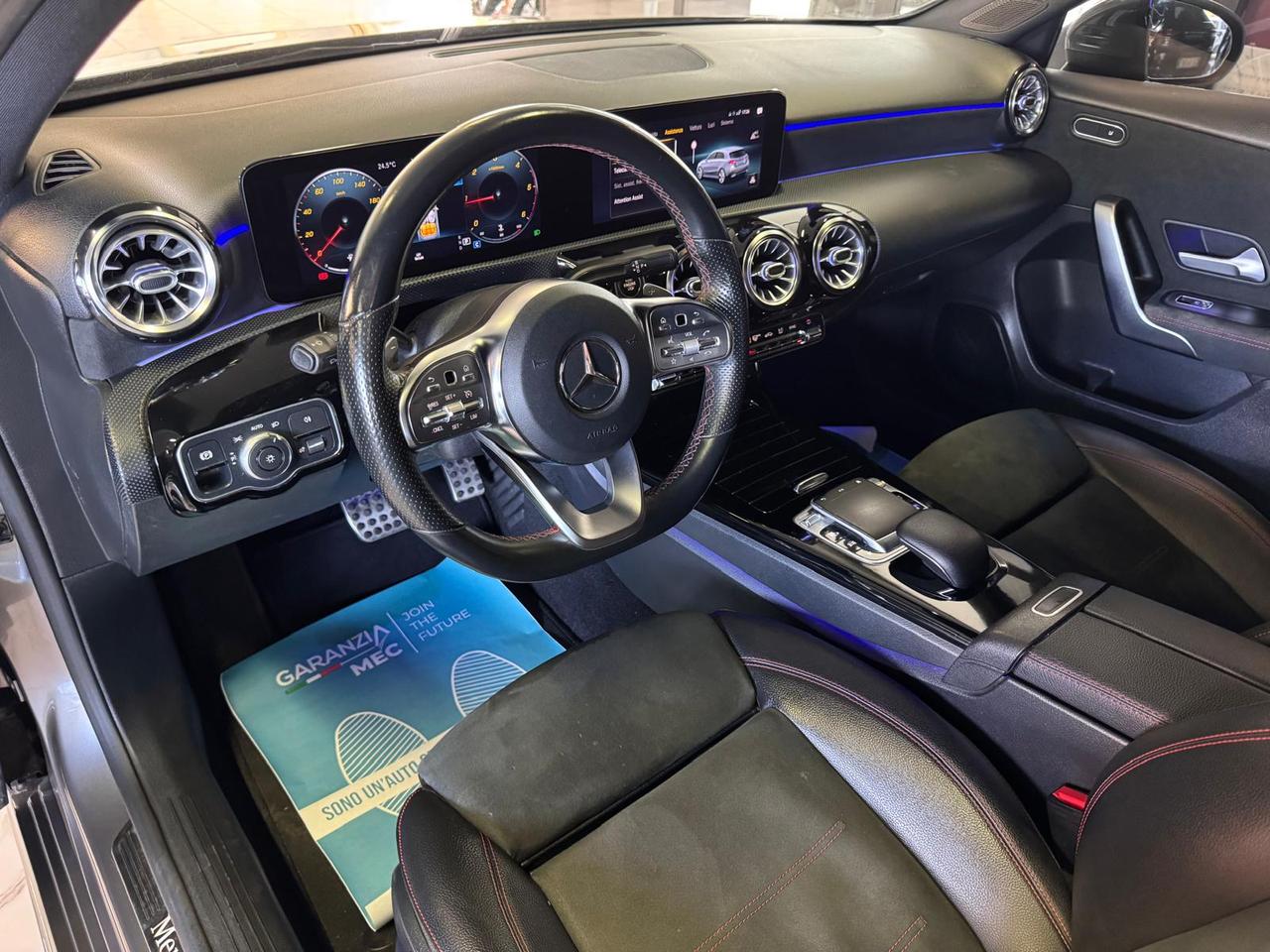 Mercedes-Benz A 180 d Premium AMG