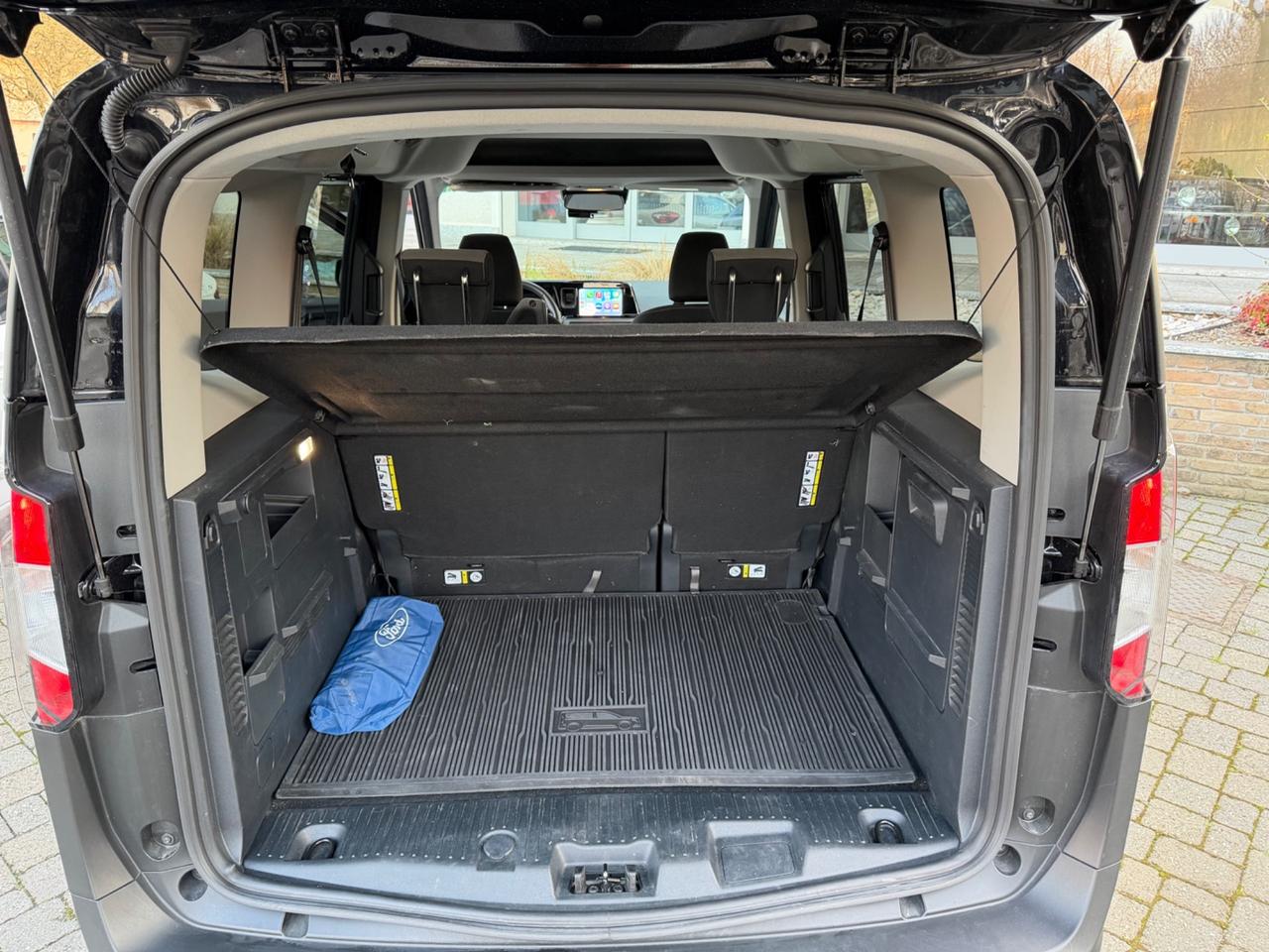 Ford Tourneo Courier 1.0 EcoBoost Powershift Active