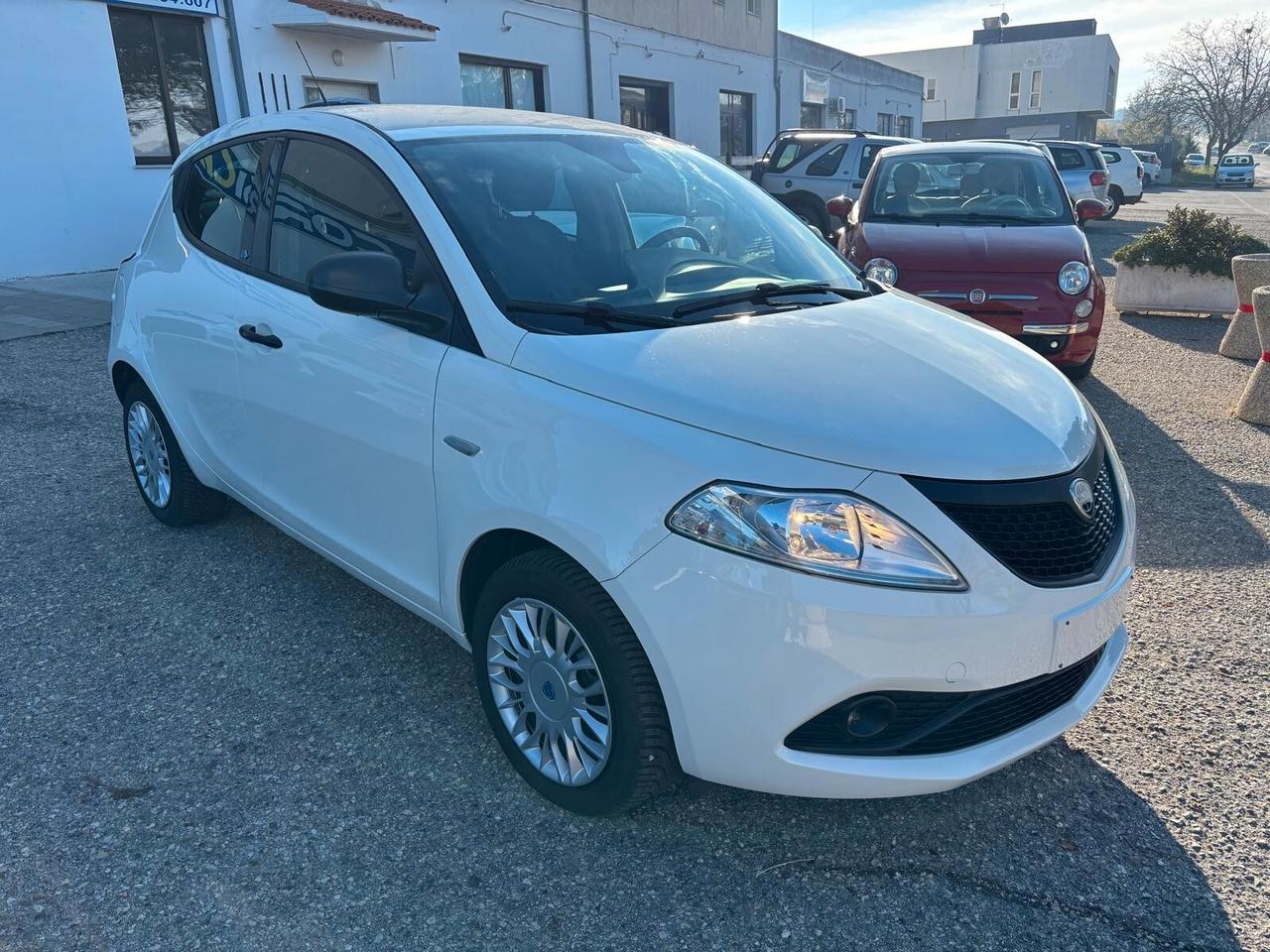 Lancia Ypsilon 1.2 69 CV 5 porte Elefantino Blu