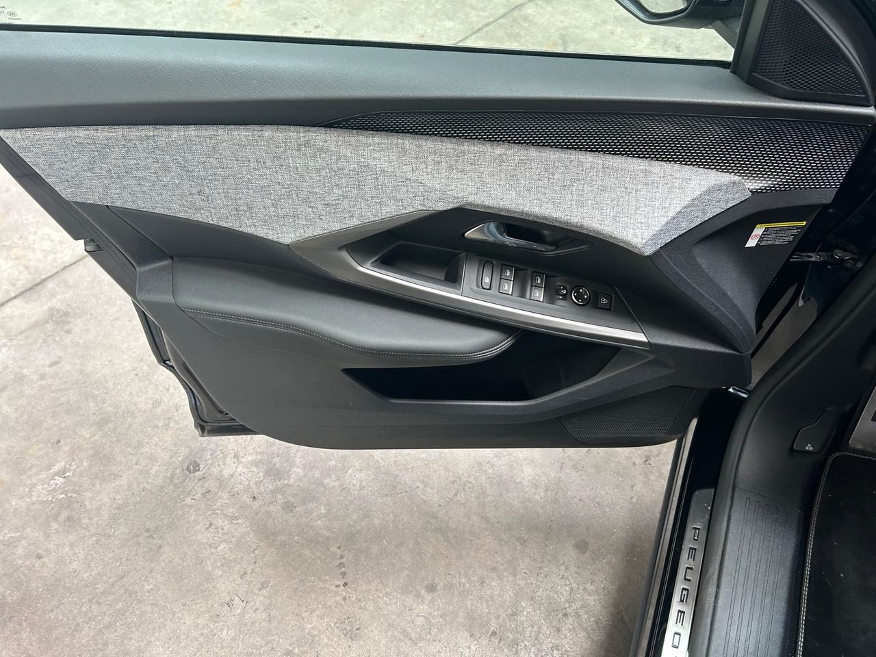 Peugeot 3008 GT Hybrid 145cv e-DCS6