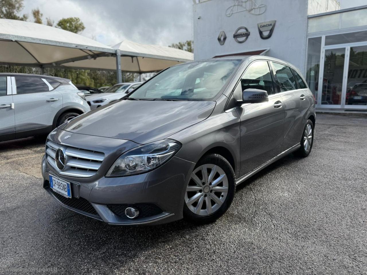 MERCEDES-BENZ B 180 d Premium