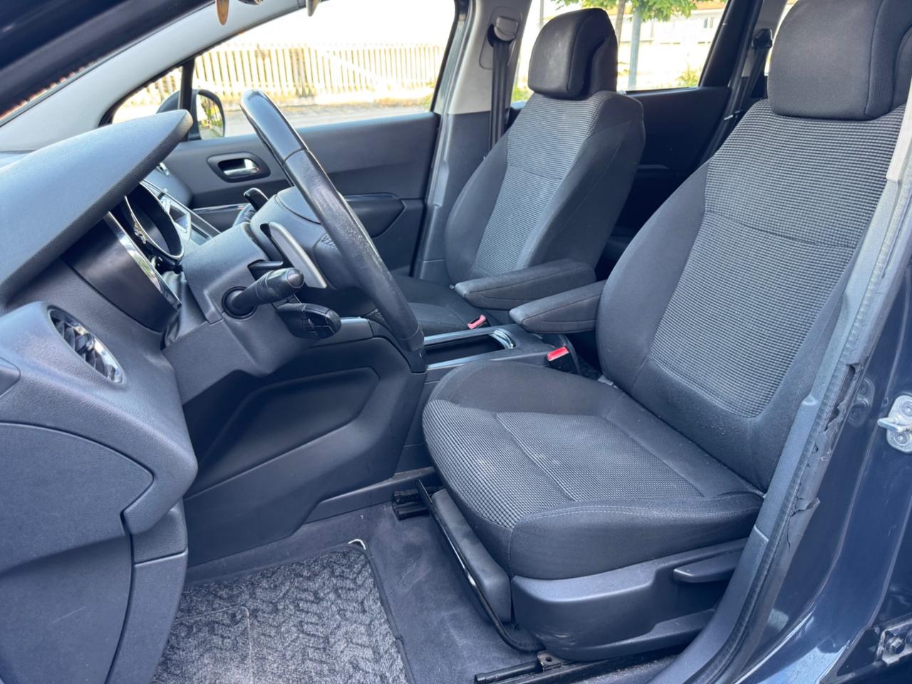 Peugeot 5008 1.6 HDi 110CV Automatico 7Posti