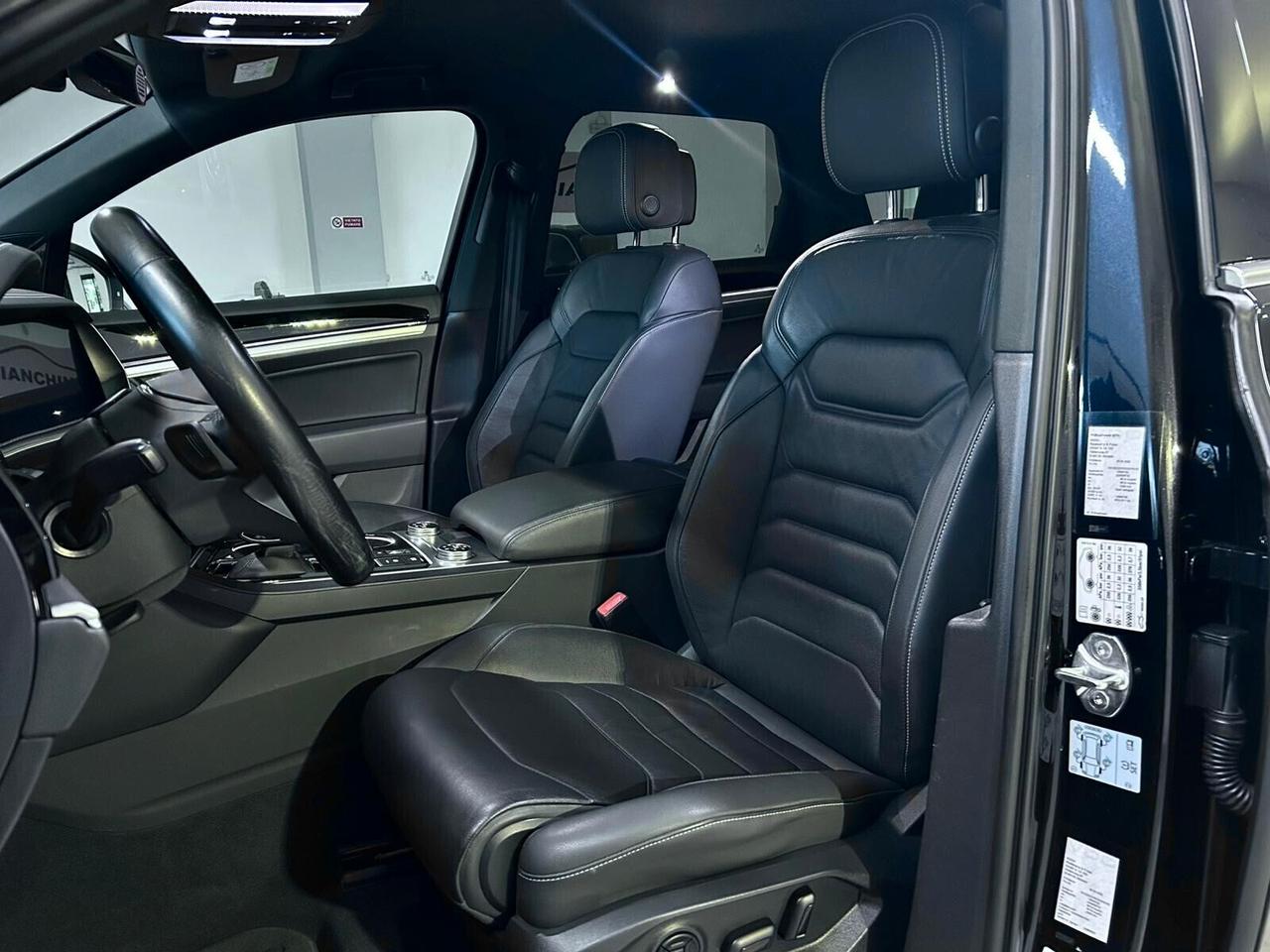 Volkswagen Touareg 3.0 V6 TDI SCR Elegance SoP. Pneum. G. Traino