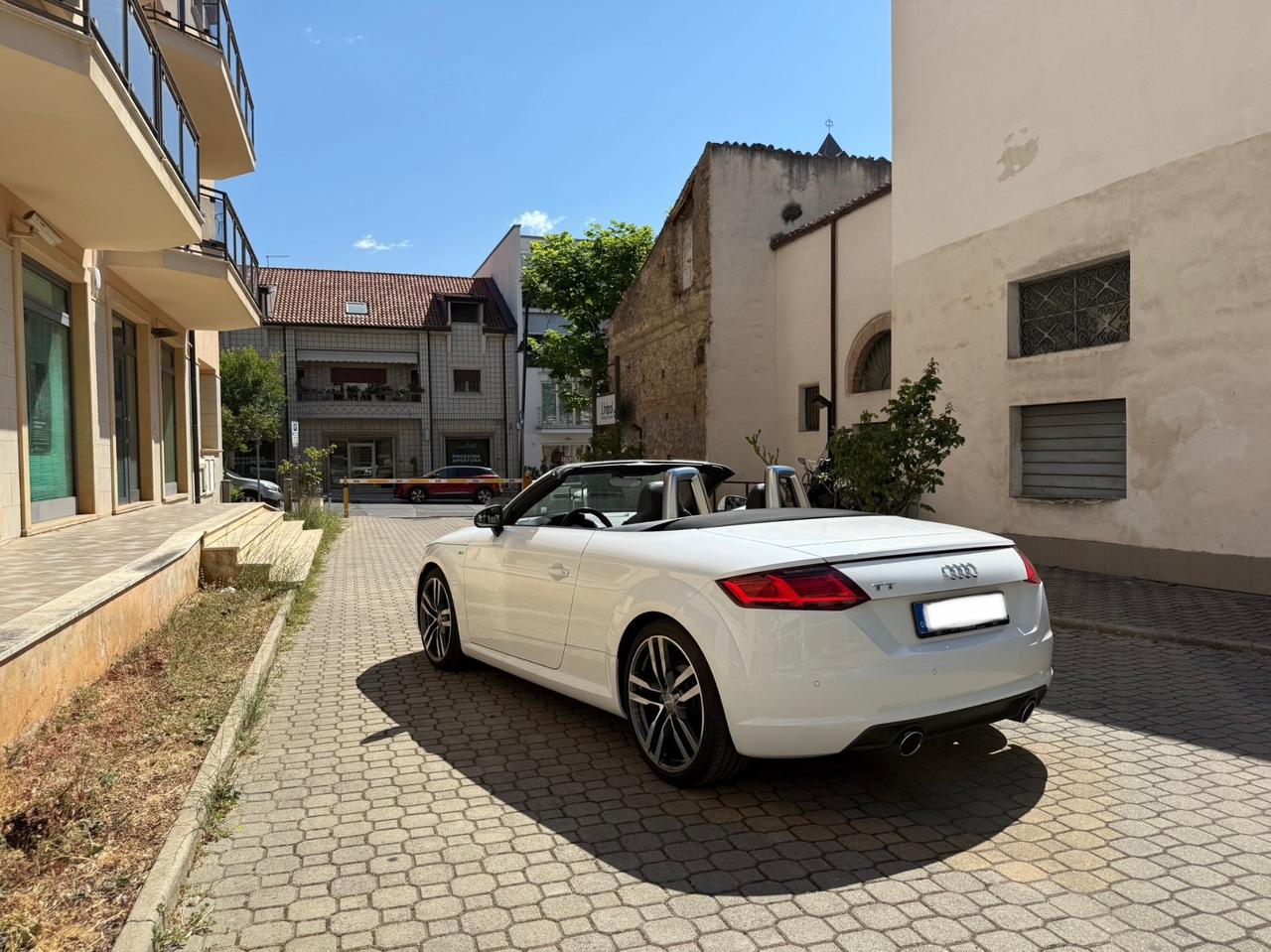 Audi TT Roadster 1.8 TFSI S line