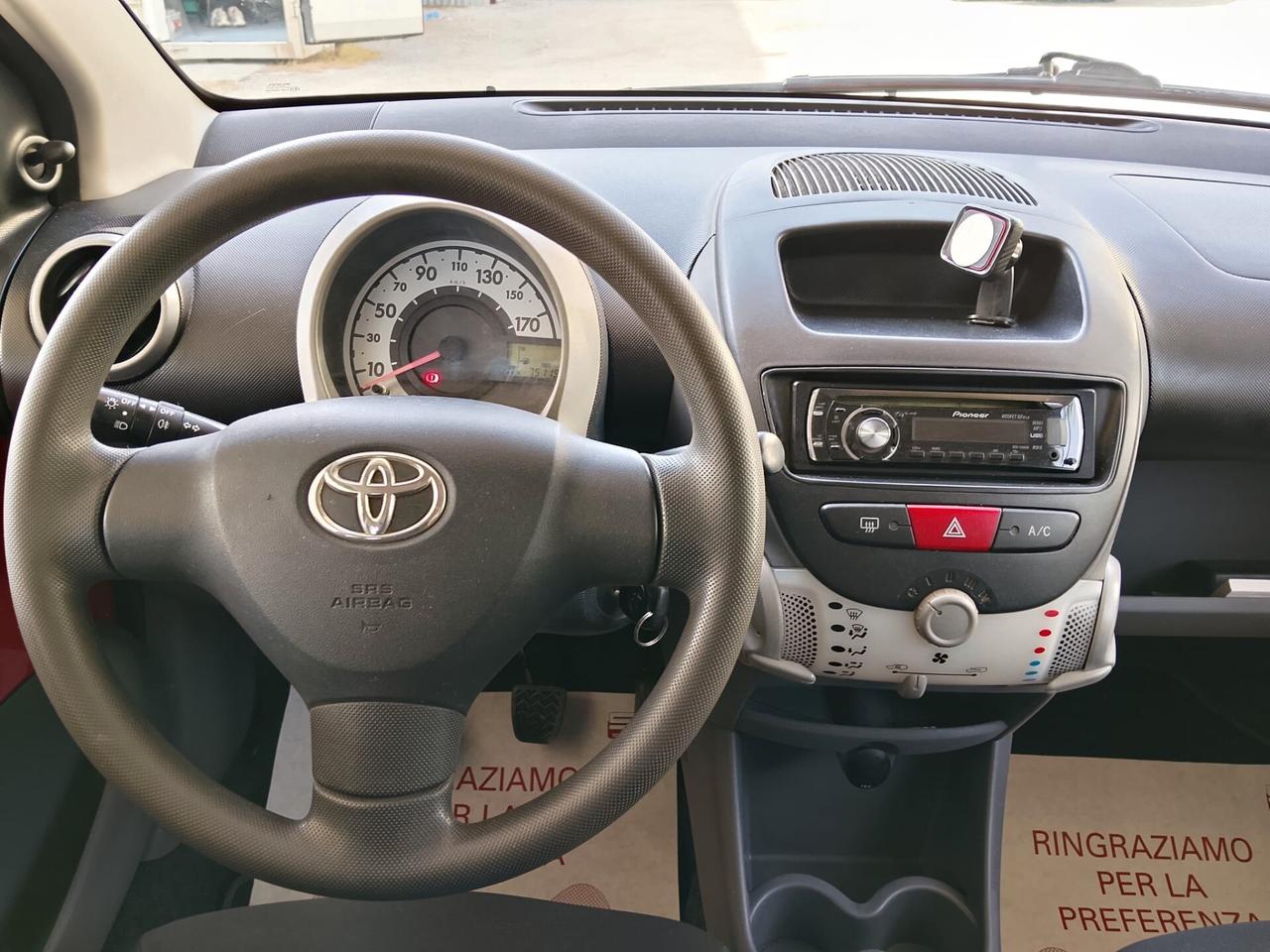 Toyota Aygo 1.0 12V VVT-i 5 porte Now 2011