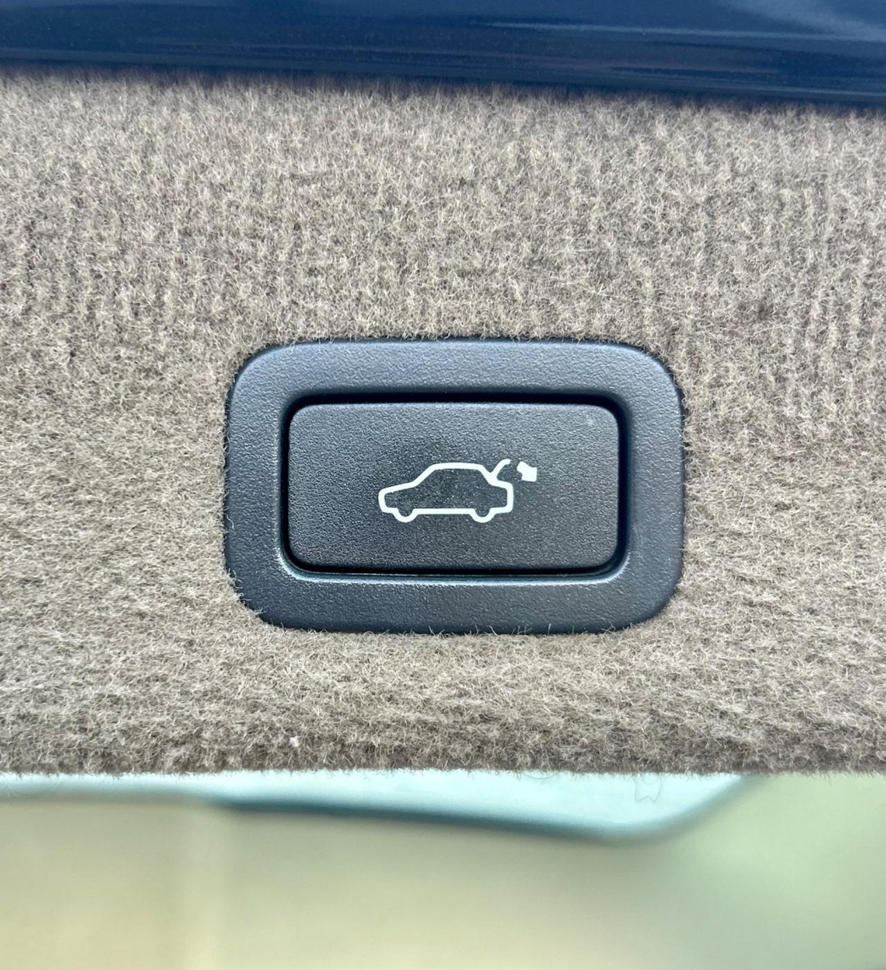 Volvo V70 2.0 D R-Design 2010