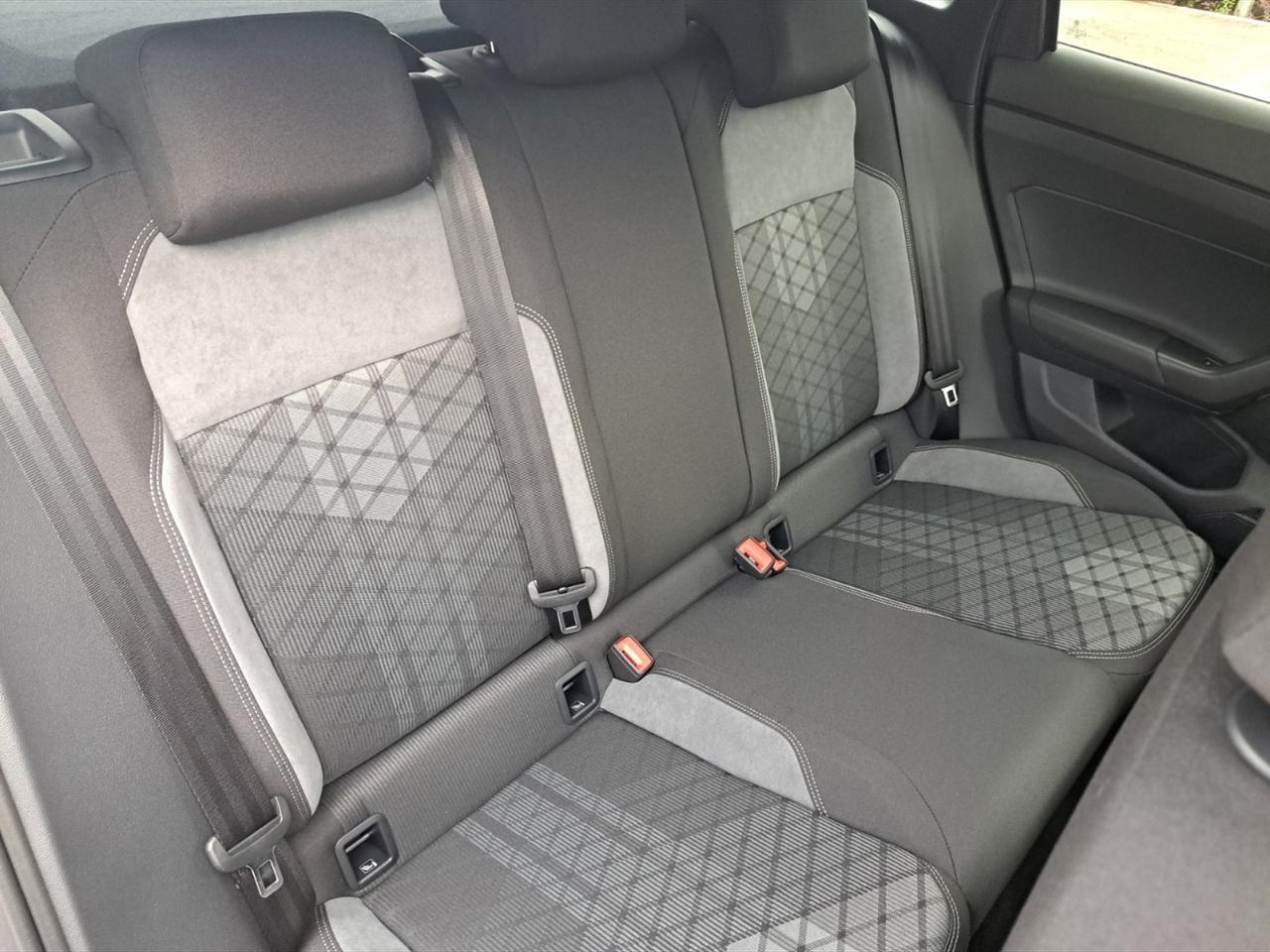 Volkswagen Taigo 1.0 tsi 110 cv r-line