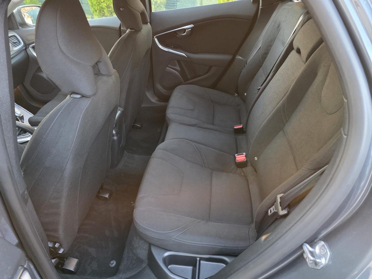 Volvo V40 D2 1.6 Summum