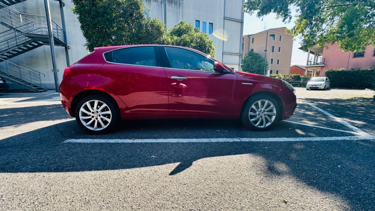 Alfa Romeo Giulietta 1.6 JTDm-2 120 CV.euro6b.o.k. neopatentati