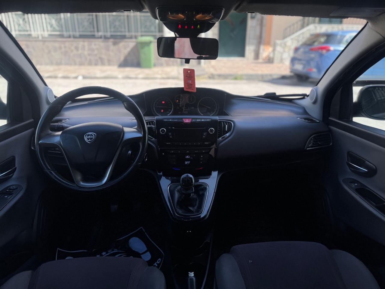 Lancia Ypsilon 0.9 TwinAir 85 CV 5 porte S&S DFN Platinum