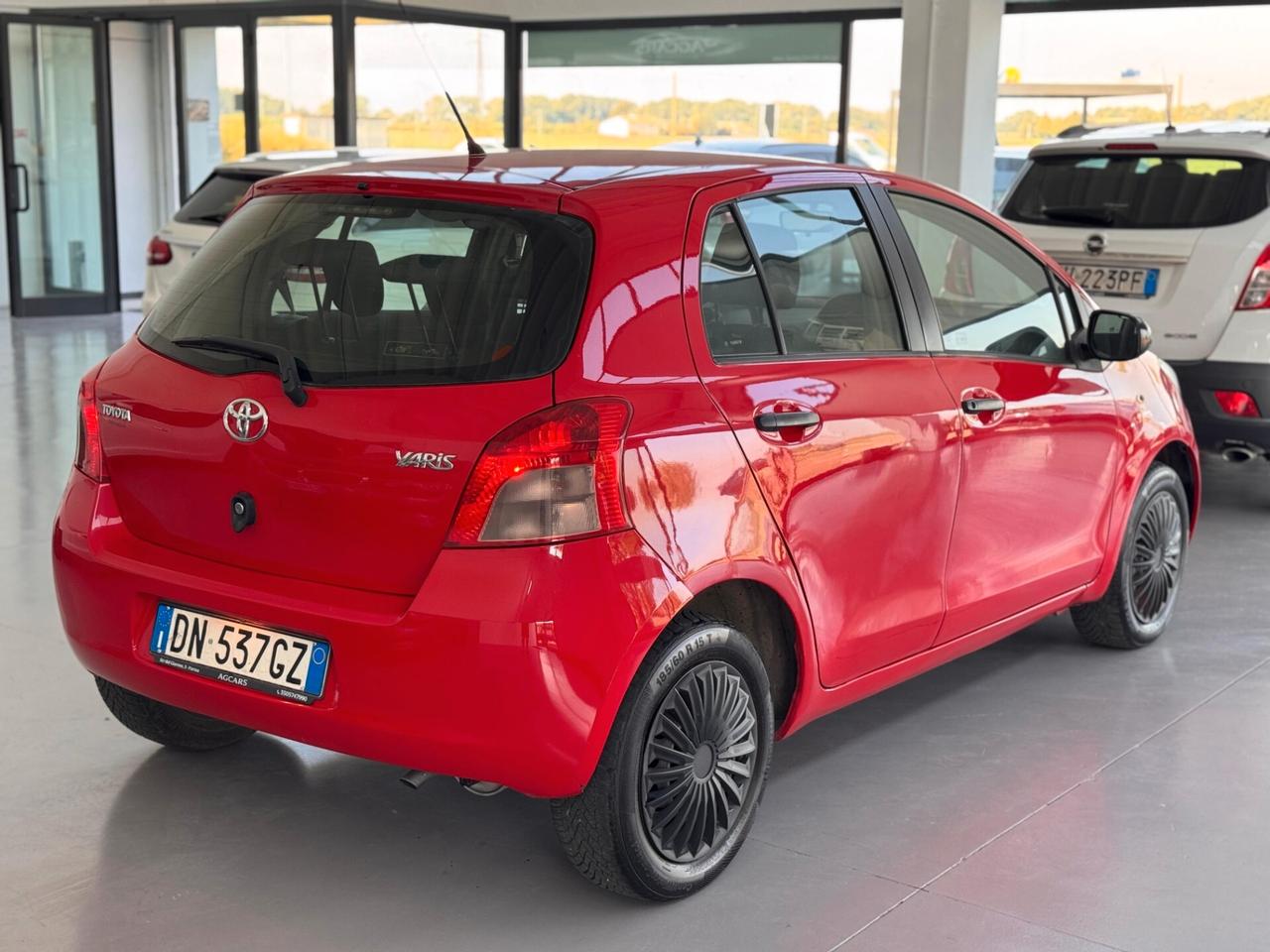 Toyota Yaris 1.0 5 porte