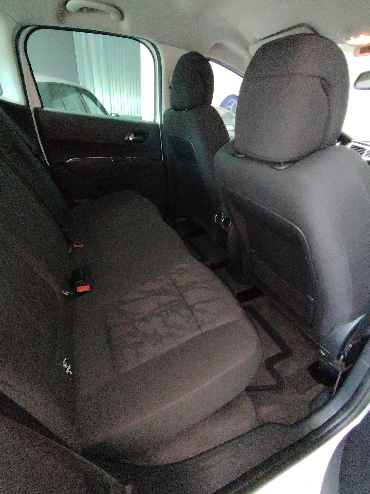 Peugeot 3008 1.6 e-HDi 115CV cambio robotizzato Stop&Start Style