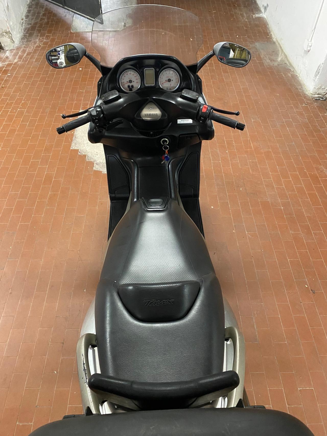 Yamaha T Max cc 500 anno 2004 km 27000 Perfetto!