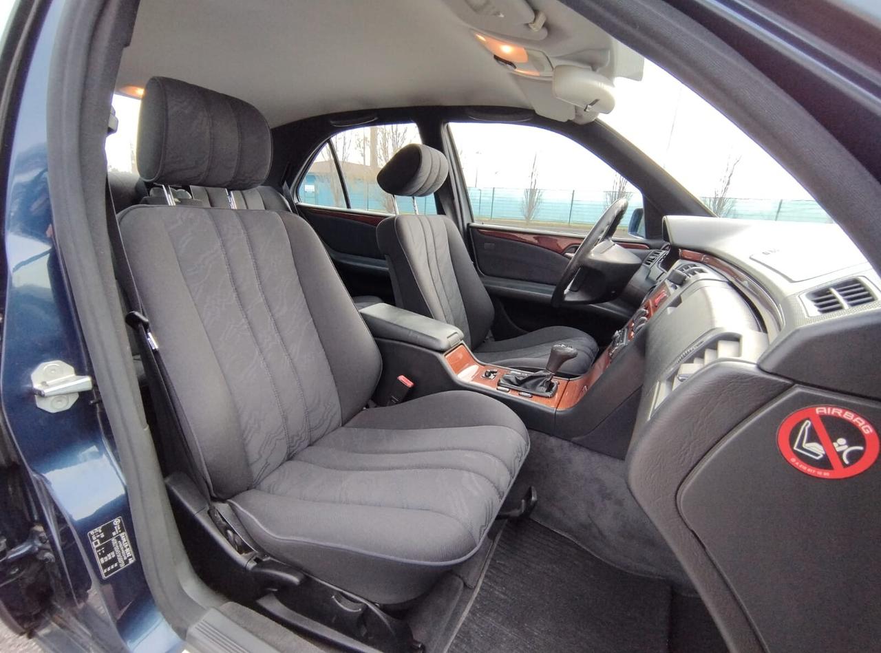 Mercedes-benz E 200 cat Classic