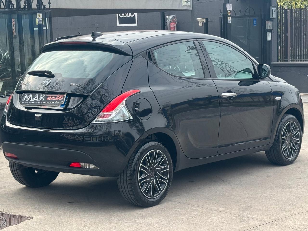 Lancia Ypsilon 1.0 FireFly 5 porte S&S Hybrid Gold Plus