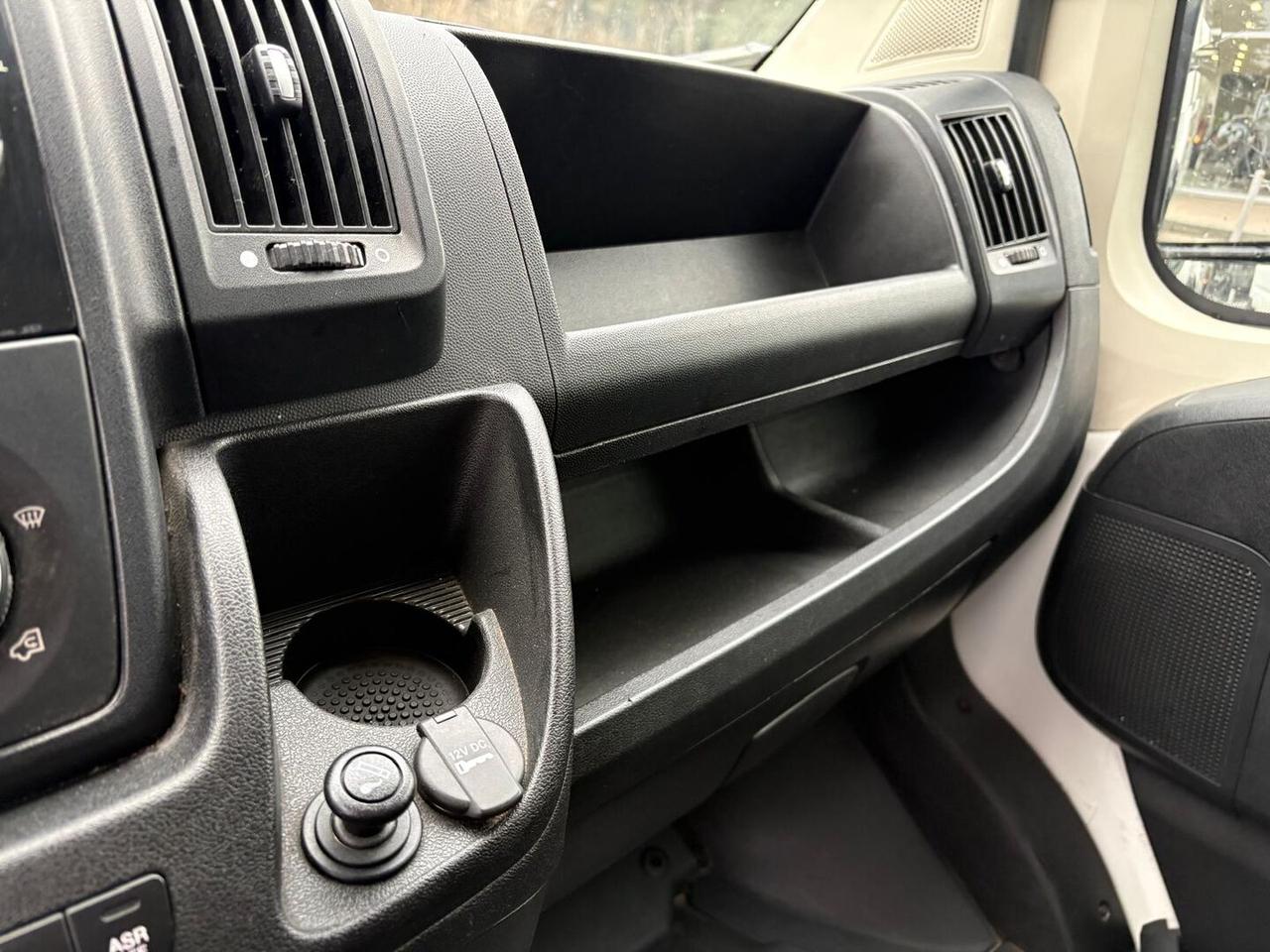 Peugeot Boxer III (II 2011) 335 2.2 bluehdi 140cv S&S L3H2