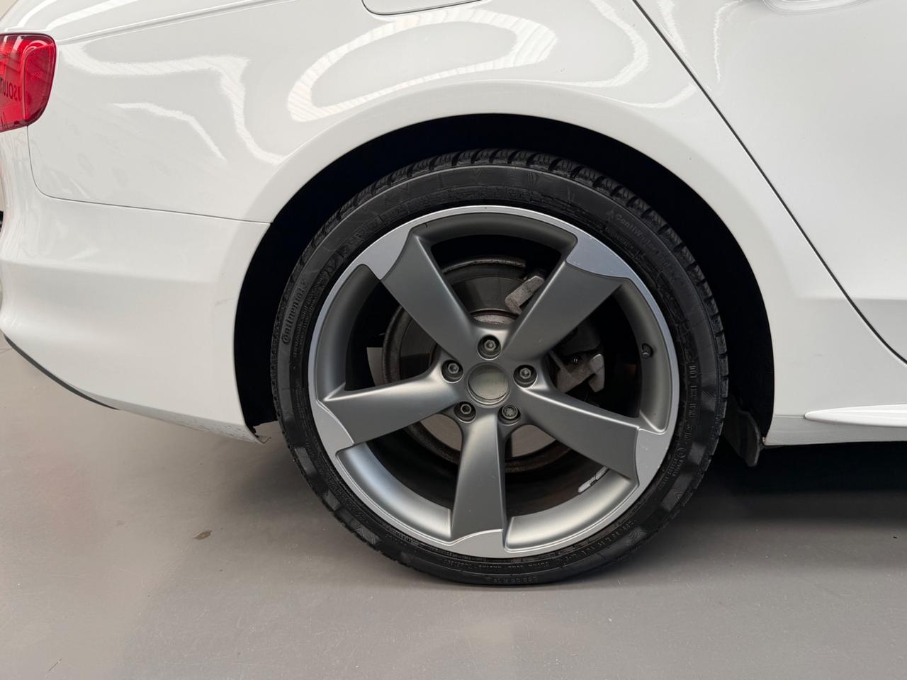 Audi A4 Avant 2.0 TDI 150 CV S-LINE TOTALE