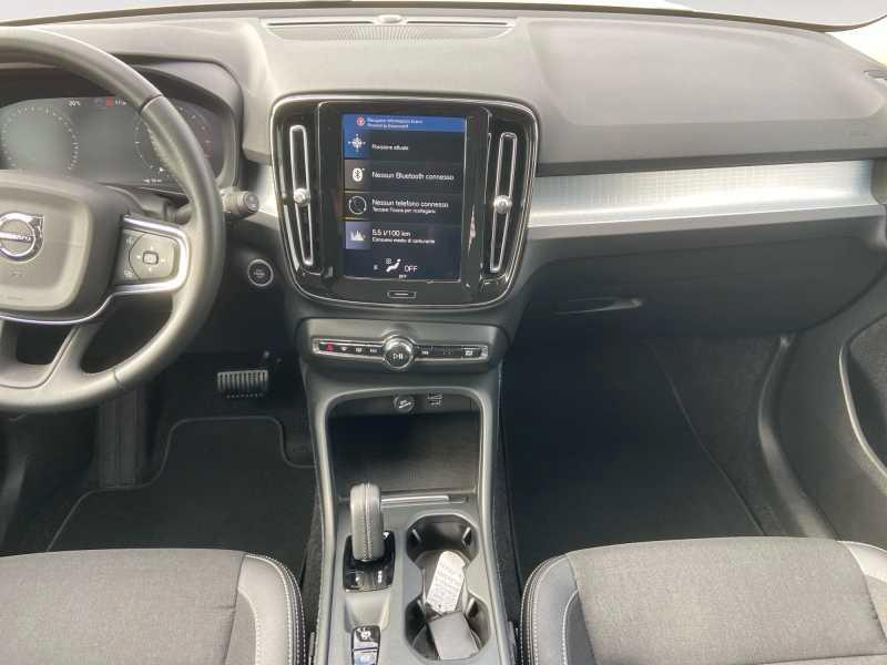 VOLVO XC40 2.0 d3 MoMenT. AuTo