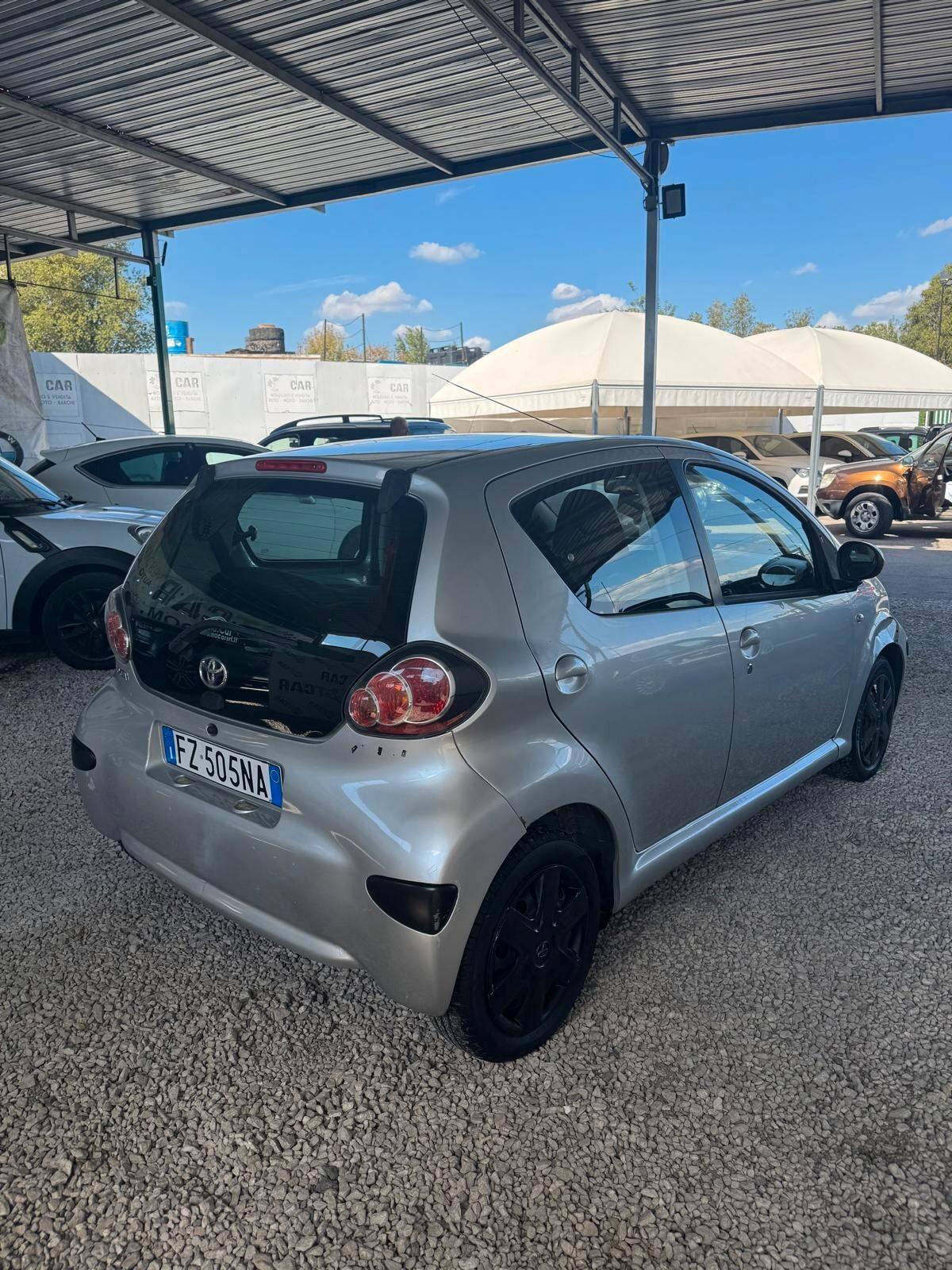 Toyota Aygo 1.0 12V VVT-i 5 porte Sol Connect EDITION