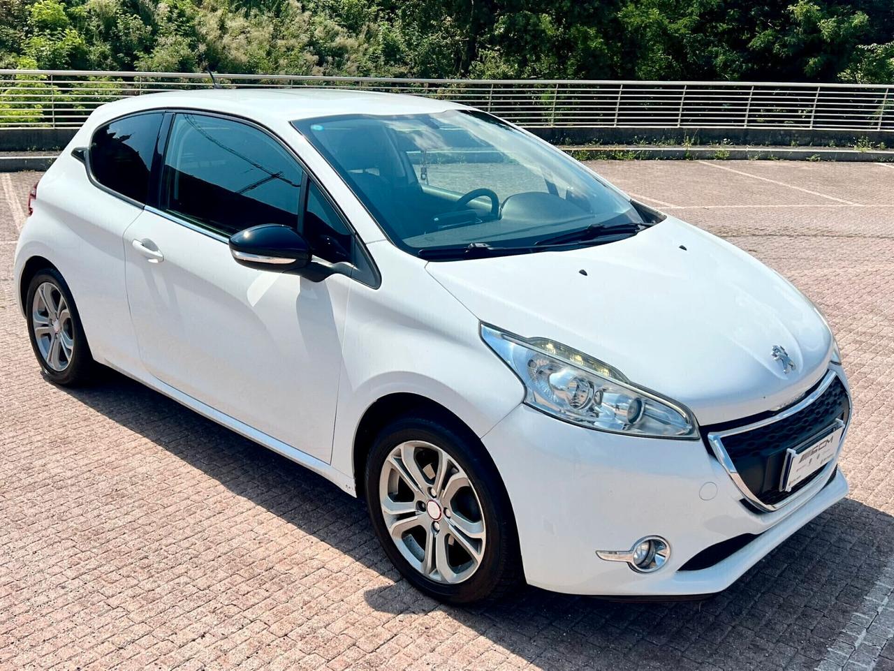 Peugeot 208 1.2 VTi 82 CV 3 NEOPATENTATI