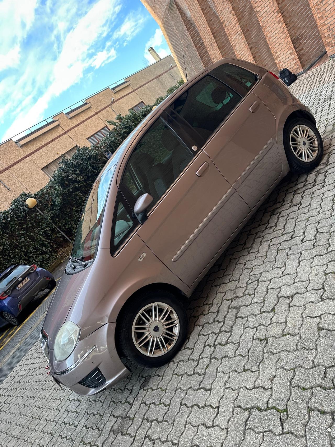 Lancia MUSA 1.4 Argento Ecochic GPL