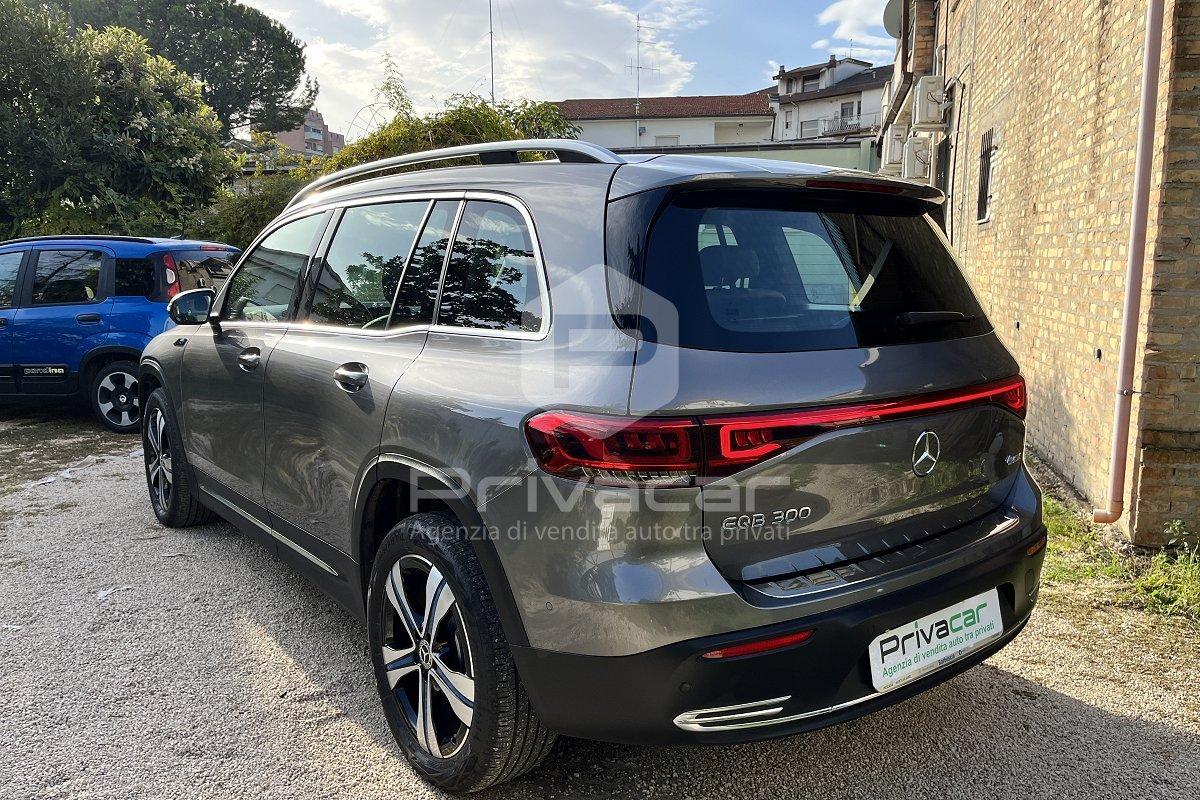 MERCEDES EQB 300 4Matic Premium