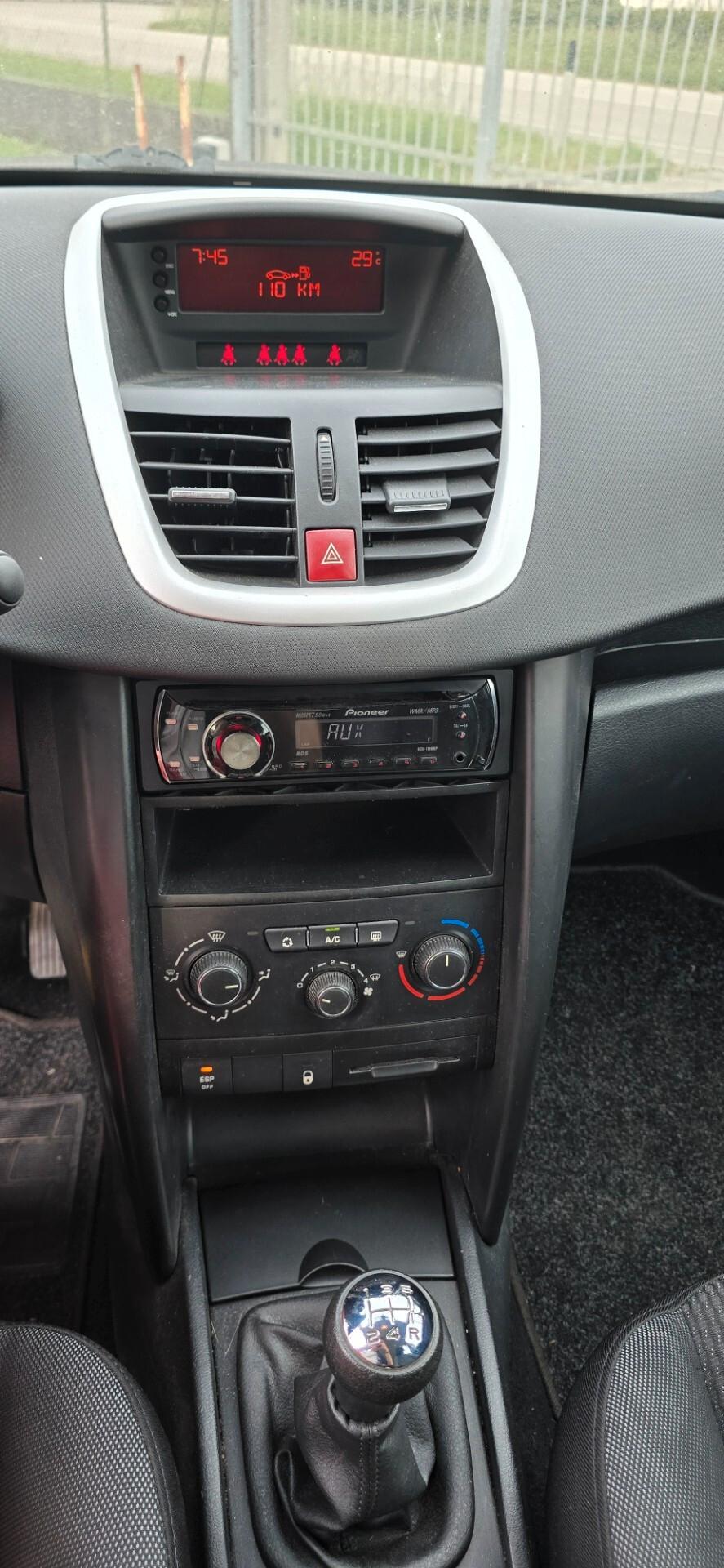 Peugeot 207 1.4 8V 75CV 5p. X Line
