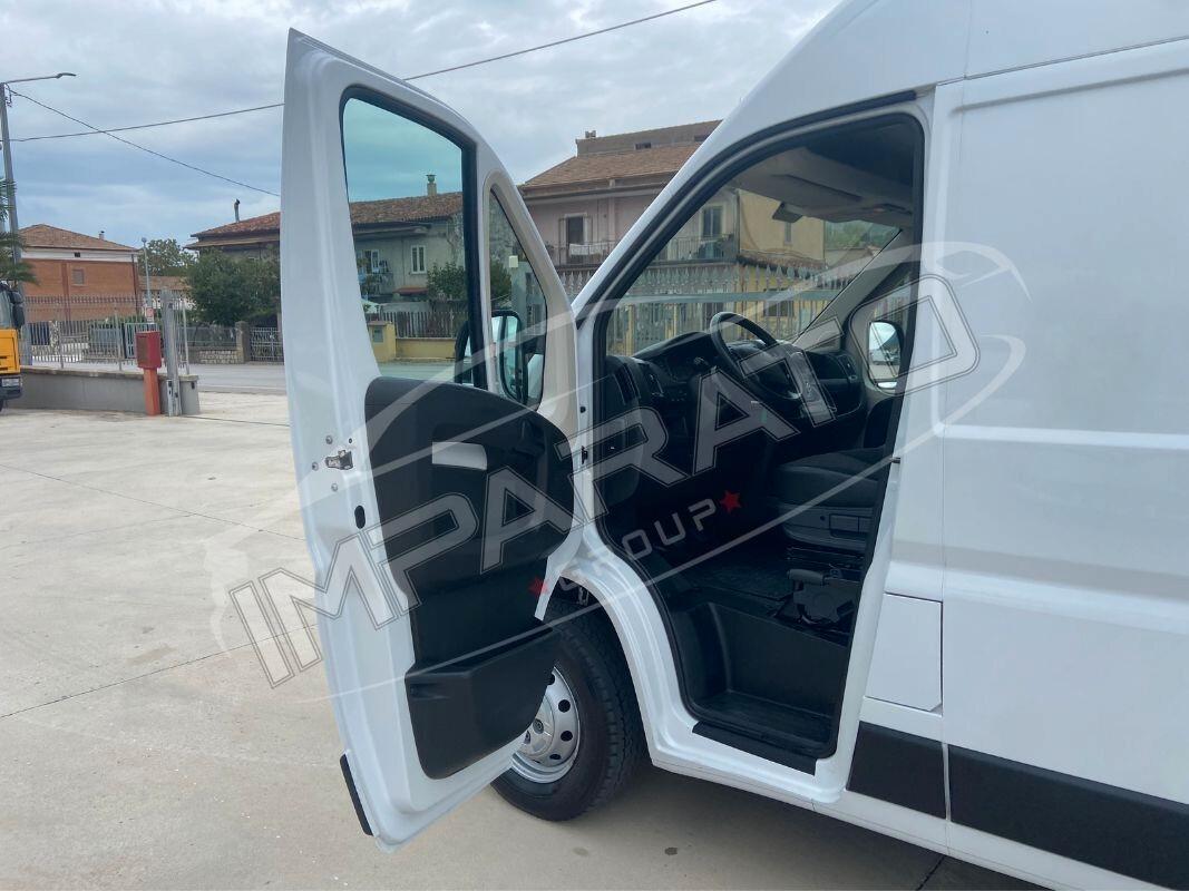 Peugeot Boxer 333 L2H2 2.2 BLUEHDI 140CV SES