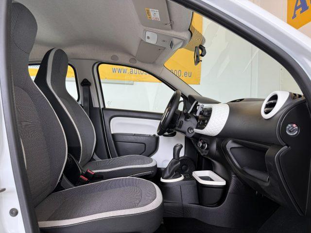 RENAULT Twingo SCe Life NEOPATENTATI / PREZZO REALE