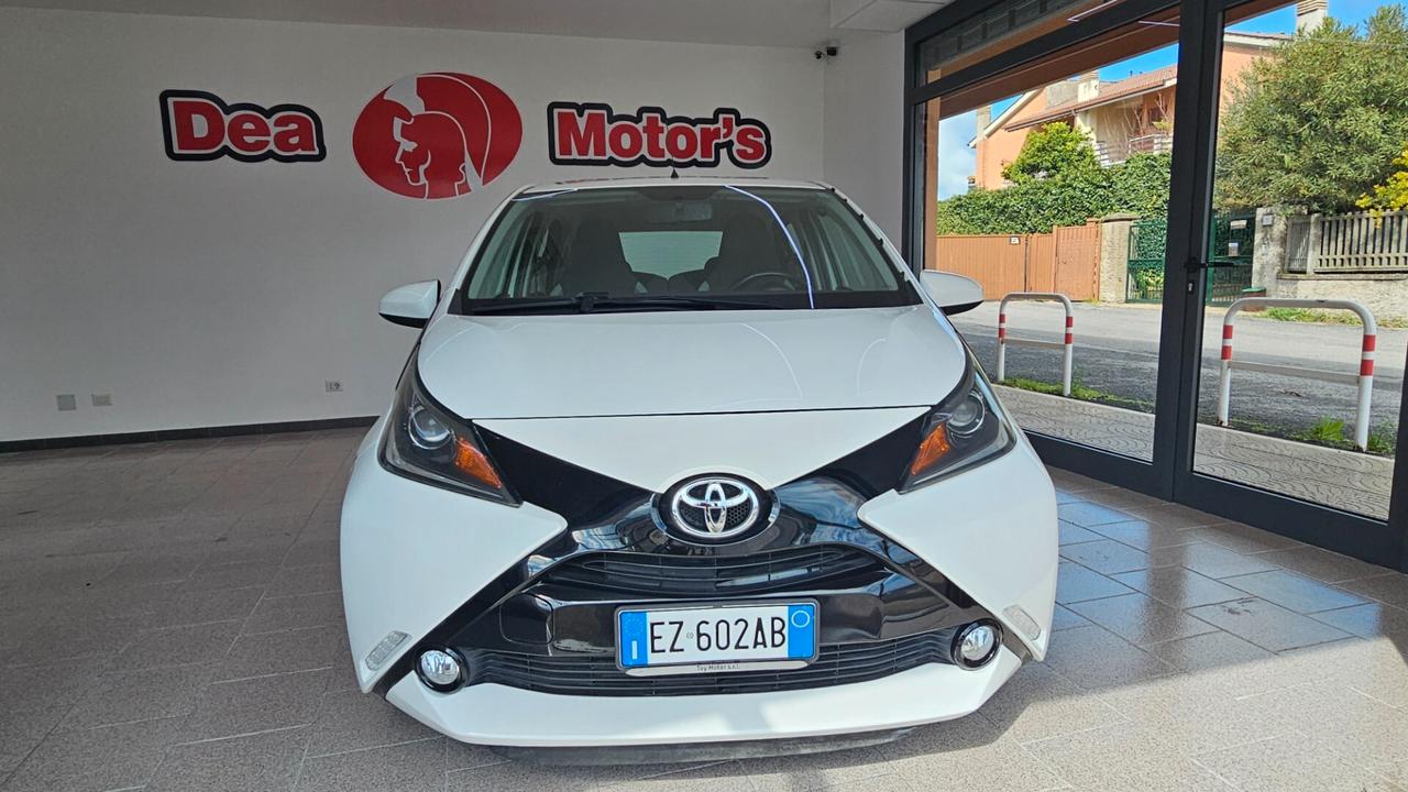 Toyota Aygo 1.0 VVT-i 69 CV 5 porte X-CITE