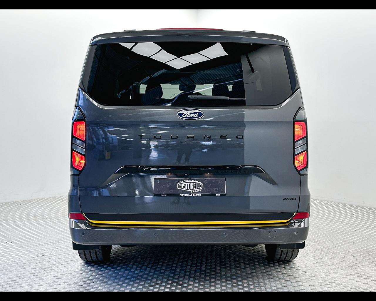 FORD Tourneo Custom 2ªs - Tourneo Custom 320 2.0 EcoBlue 170CV aut. AWD PC Titanium