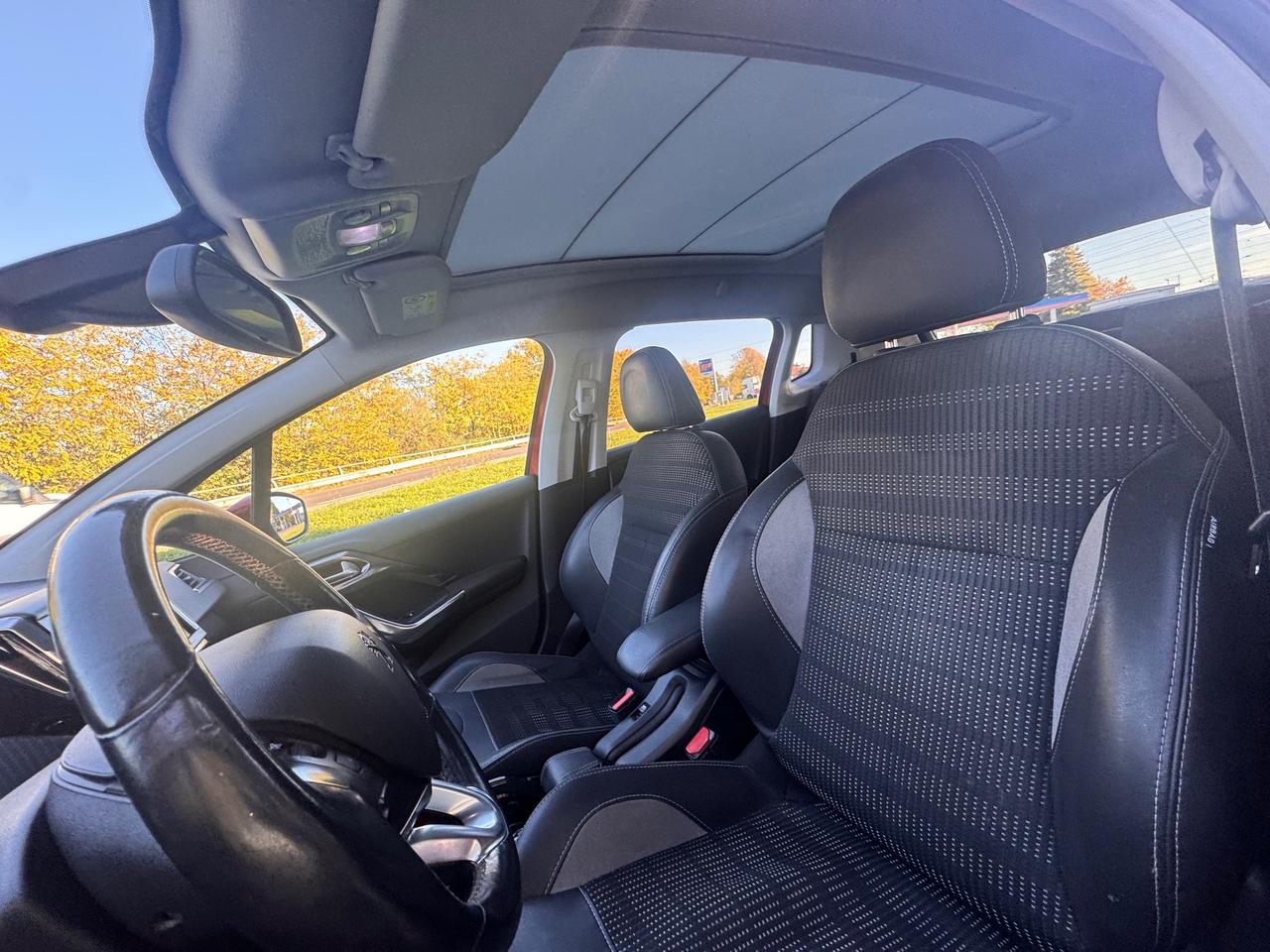 Peugeot 2008 1.6 d, cambio manuale, 140.000 km