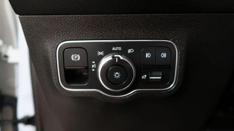 Mercedes-Benz GLB 180 d Business auto # FINITURE INTERNE PELLE #