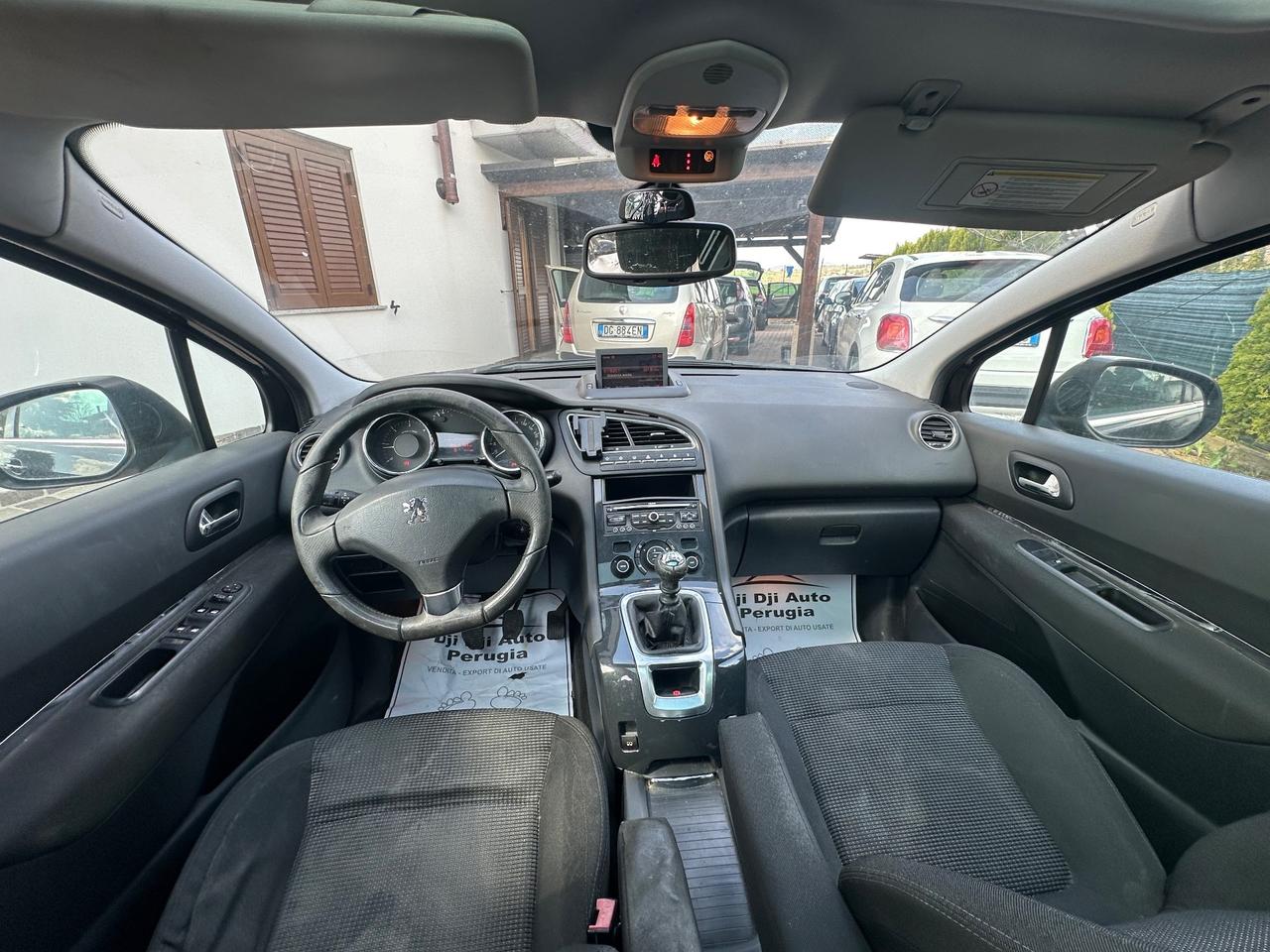 Peugeot 5008 1.6 HDi 110CV Féline