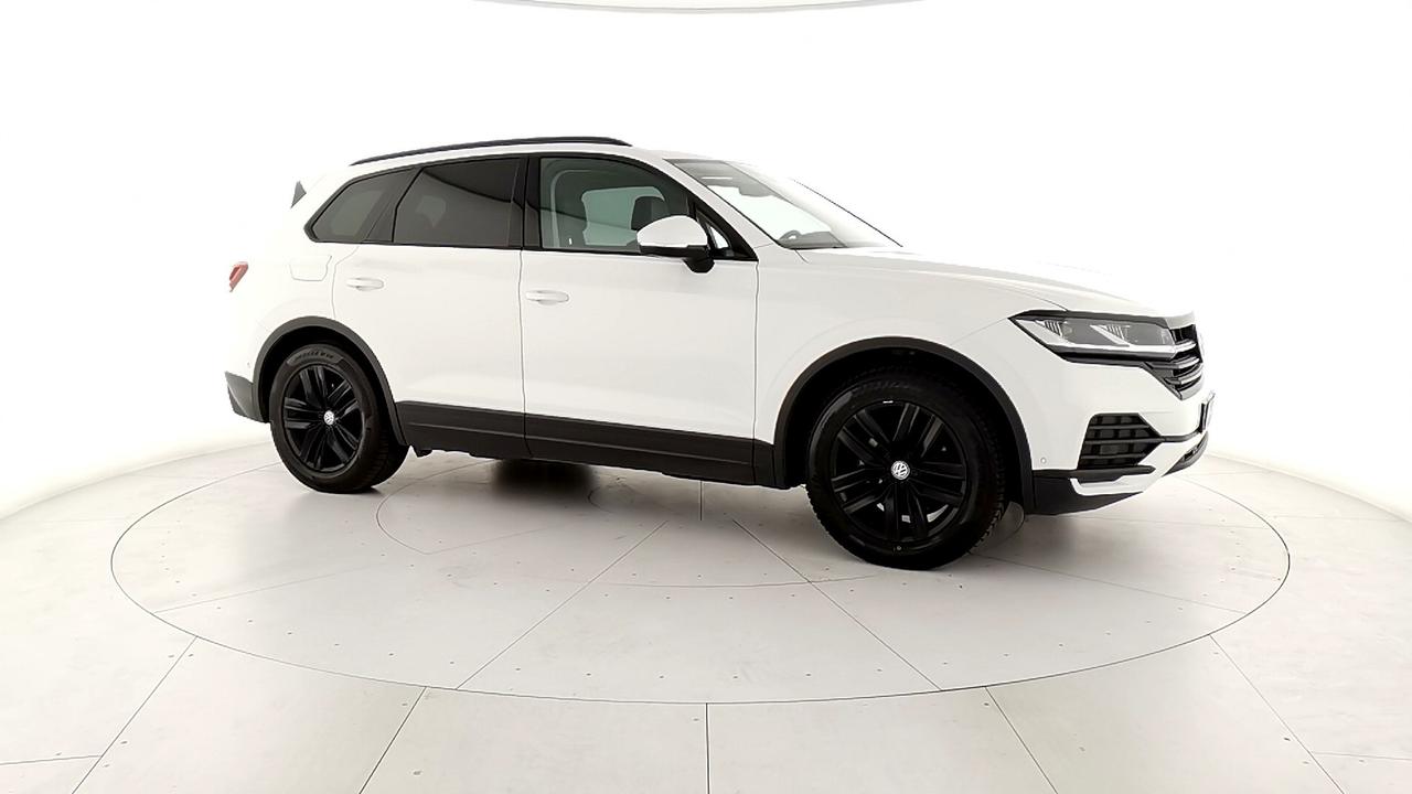 VOLKSWAGEN Touareg III 2018 - Touareg 3.0 V6 tdi Black Style 231cv tipt