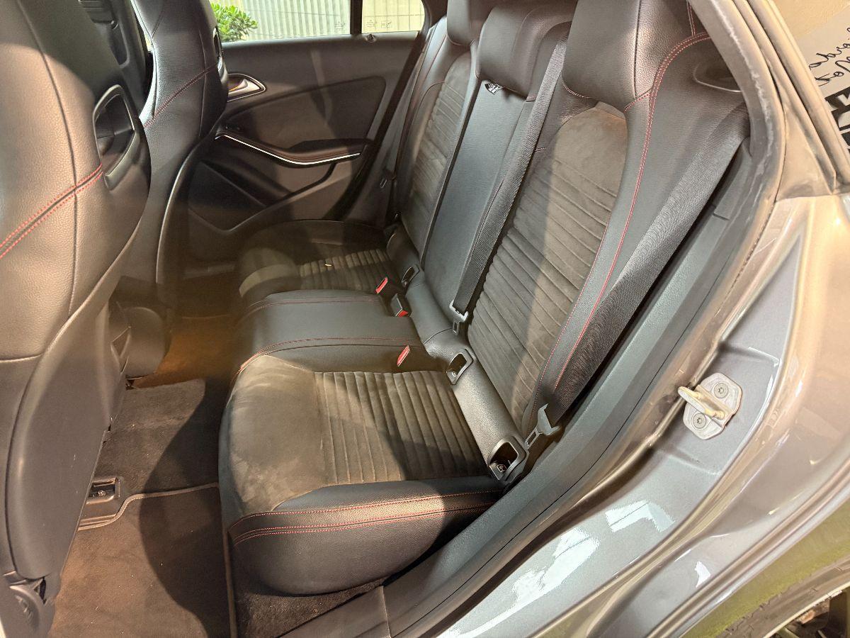 MERCEDES - Classe CLA Shooting Brake 200 d Premium Dark Night auto