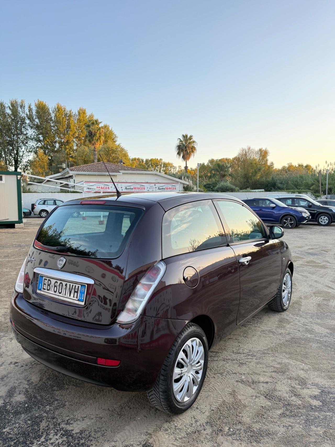Lancia Ypsilon 1.3 MJT 75 CV Elle