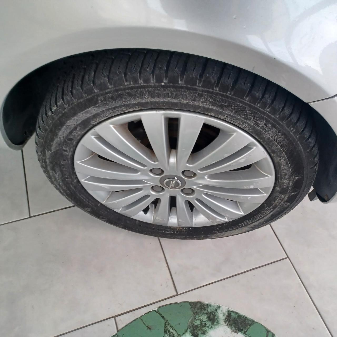 NEOPATENTATI BENZINA/GPL CORSA 1.2