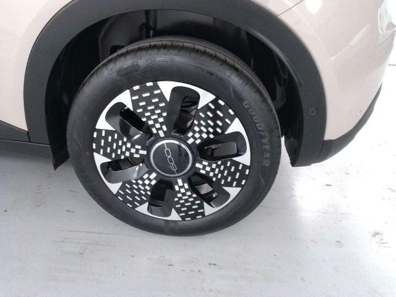 FIAT 600 1.2 hybrid La Prima 110cv auto