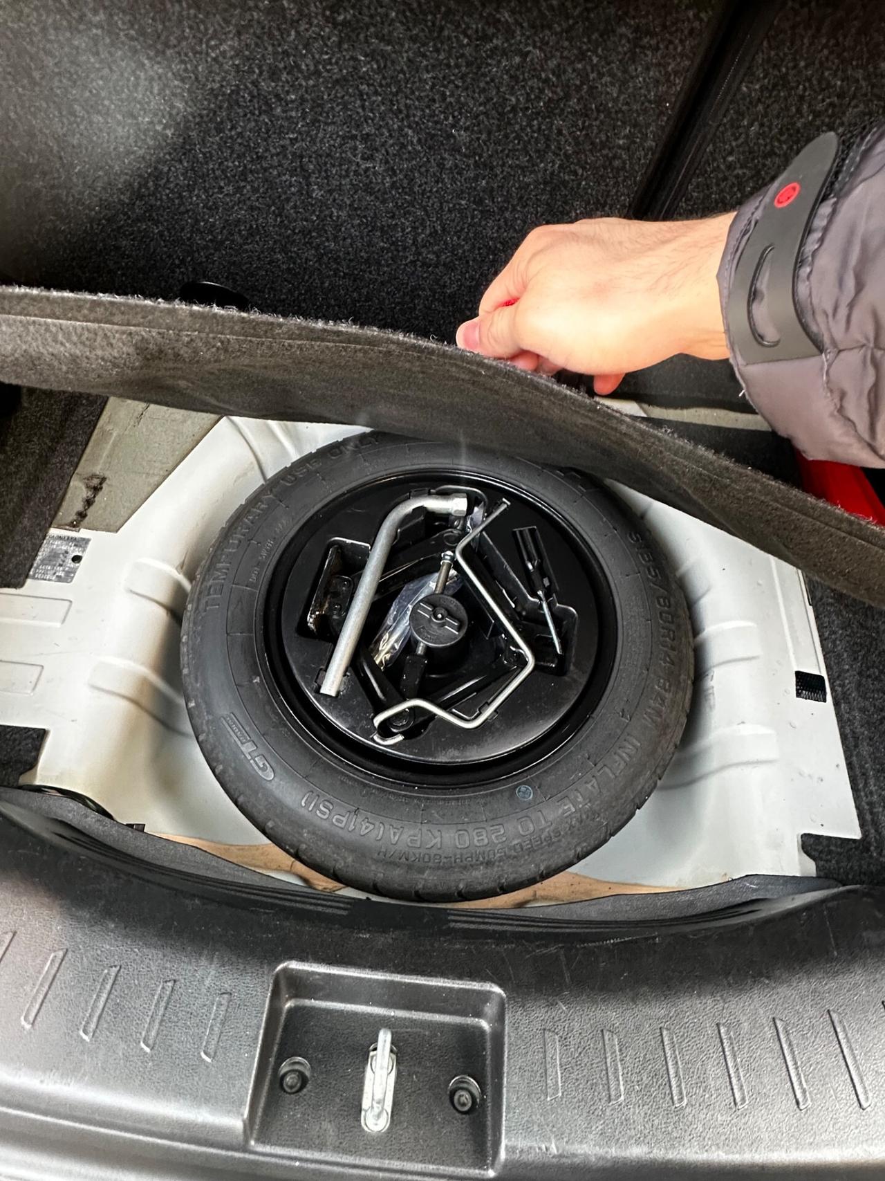 Lancia Ypsilon 1.0 FireFly 5 porte S&S Hybrid Platino