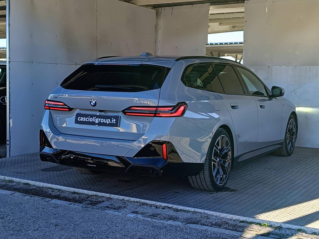 BMW Serie 5 G61 2024 Touring - 520d Touring 48V xdrive MSport Pro auto