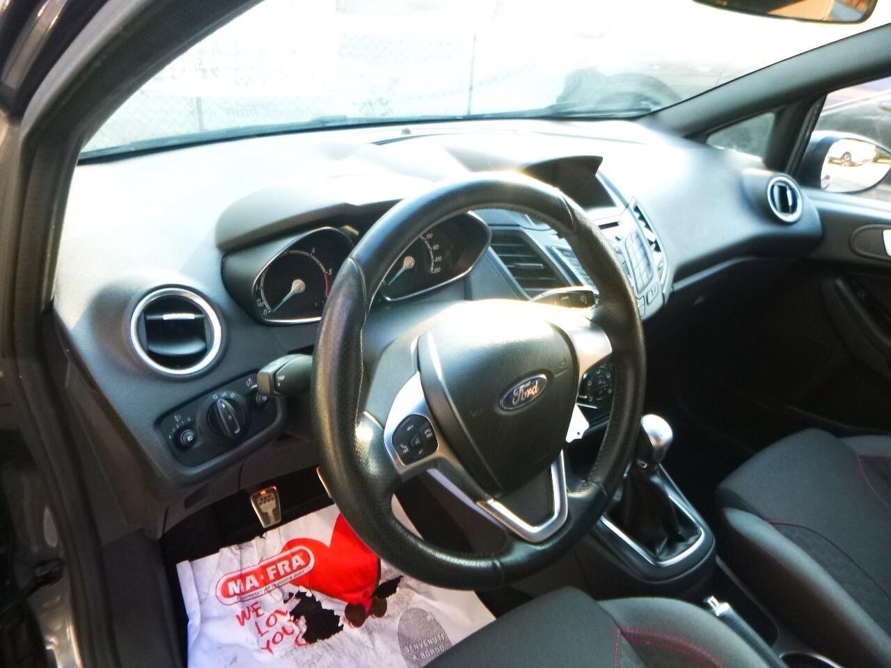 Ford Fiesta 1.5 TDCi 75CV 5 porte ST-Line NEOPATENTATI