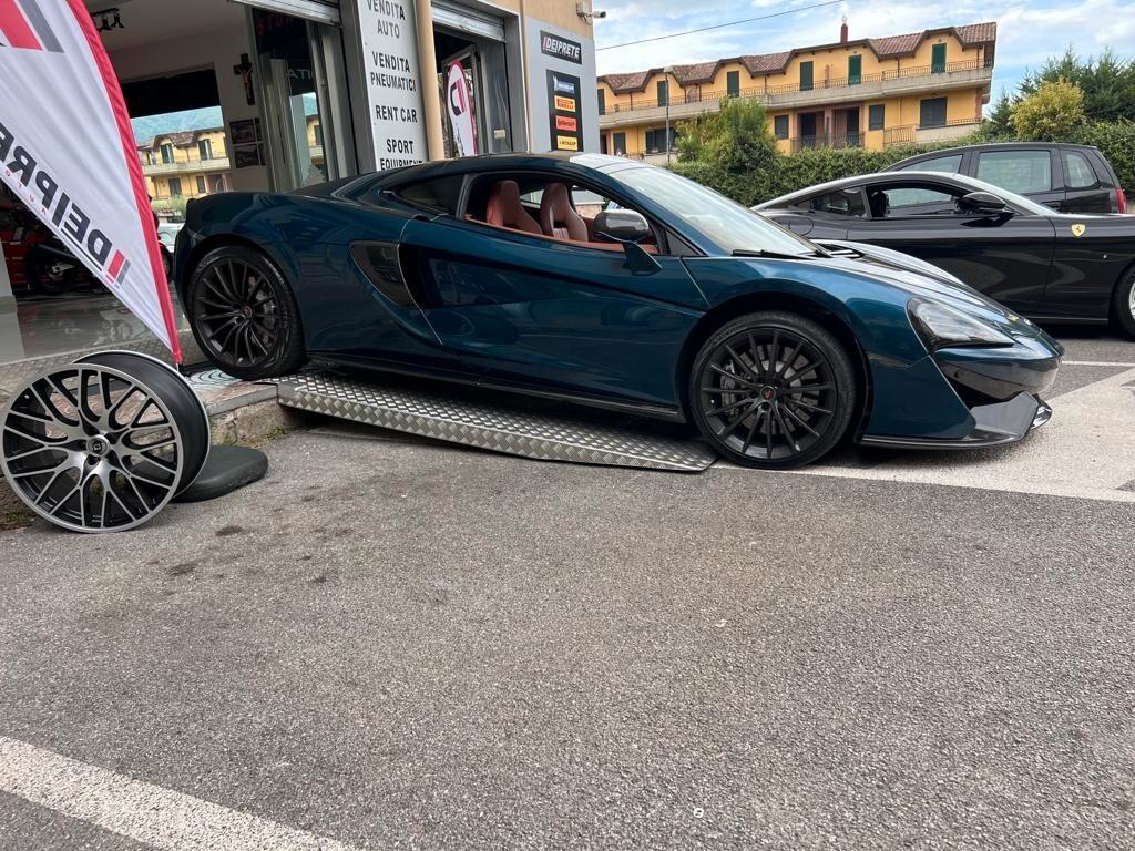 Mclaren 570GT Coupé - full carbon